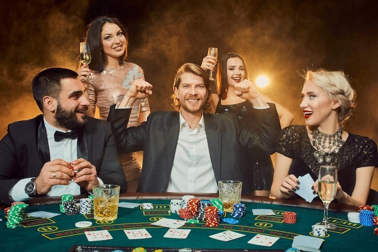Antarmuka aplikasi g200m menampilkan menu utama dengan slot, live casino, dan sportsbook